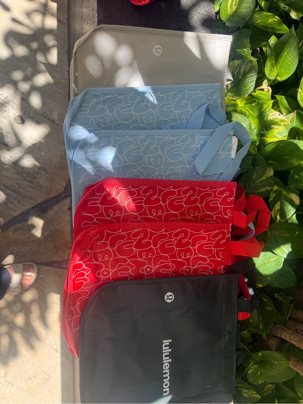 Free Tote with lululemon purchase - reusable Tote - four colors - Picture 2 of 2